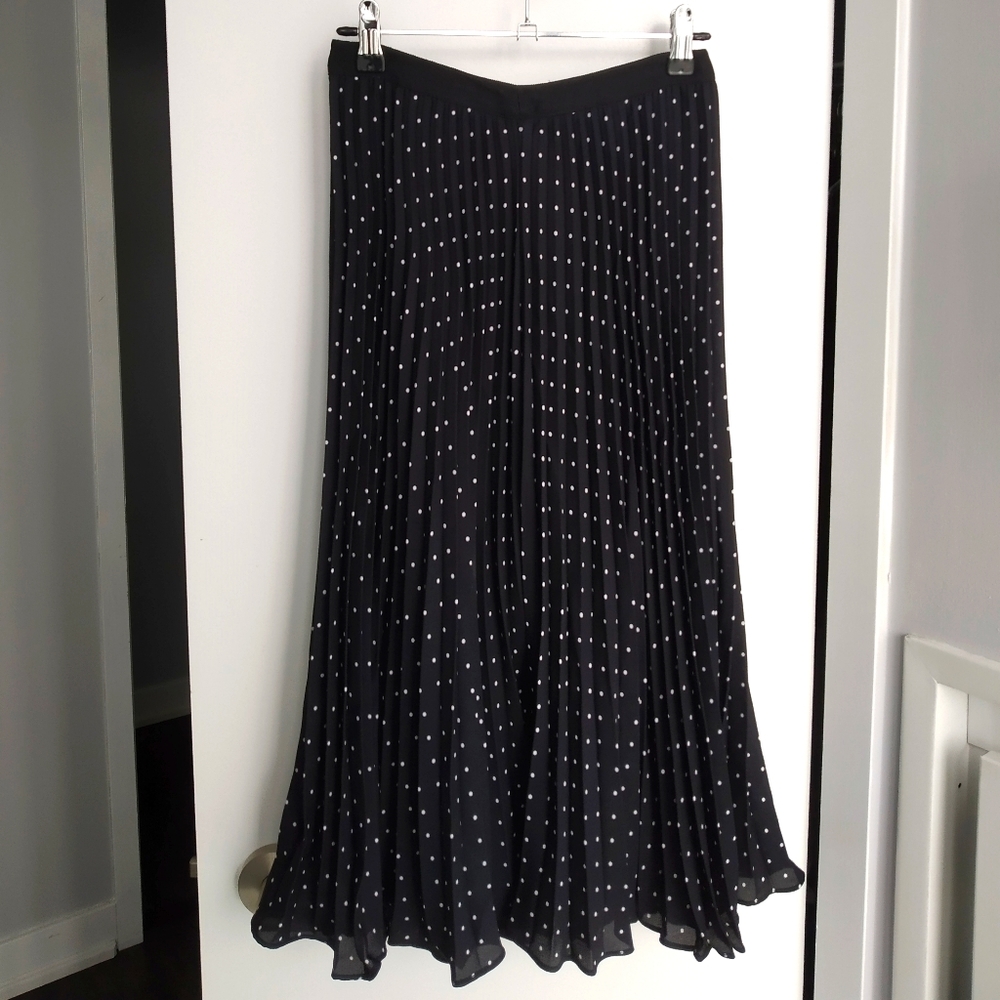 Banana Republic Petite Pleated Mid polka dot skirt